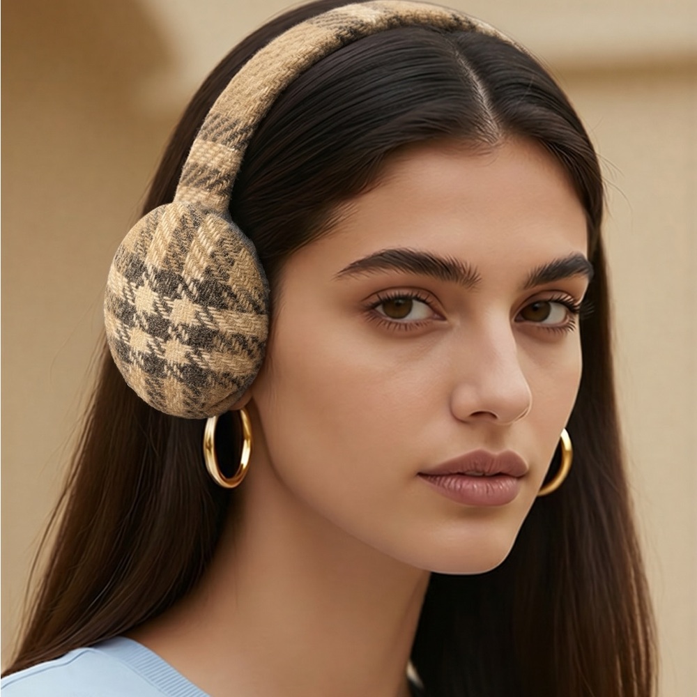 BURBERRY Authentic Plaid Tan & Black Wool Earmuffs - great condition